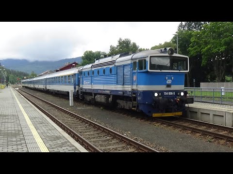 Odjezd "brejlovce" 754 006 na R 763 v žst. Železná Ruda - Alžbětín (8.8.2021)