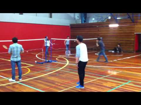 Badminton 101013