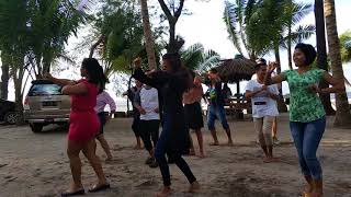 preview picture of video 'Goyang 1 2 3 bersama di pantai walakiri'