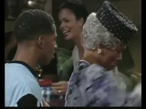 The Wayans Bros 4x04 - Marlon does stand up makes jokes about his family