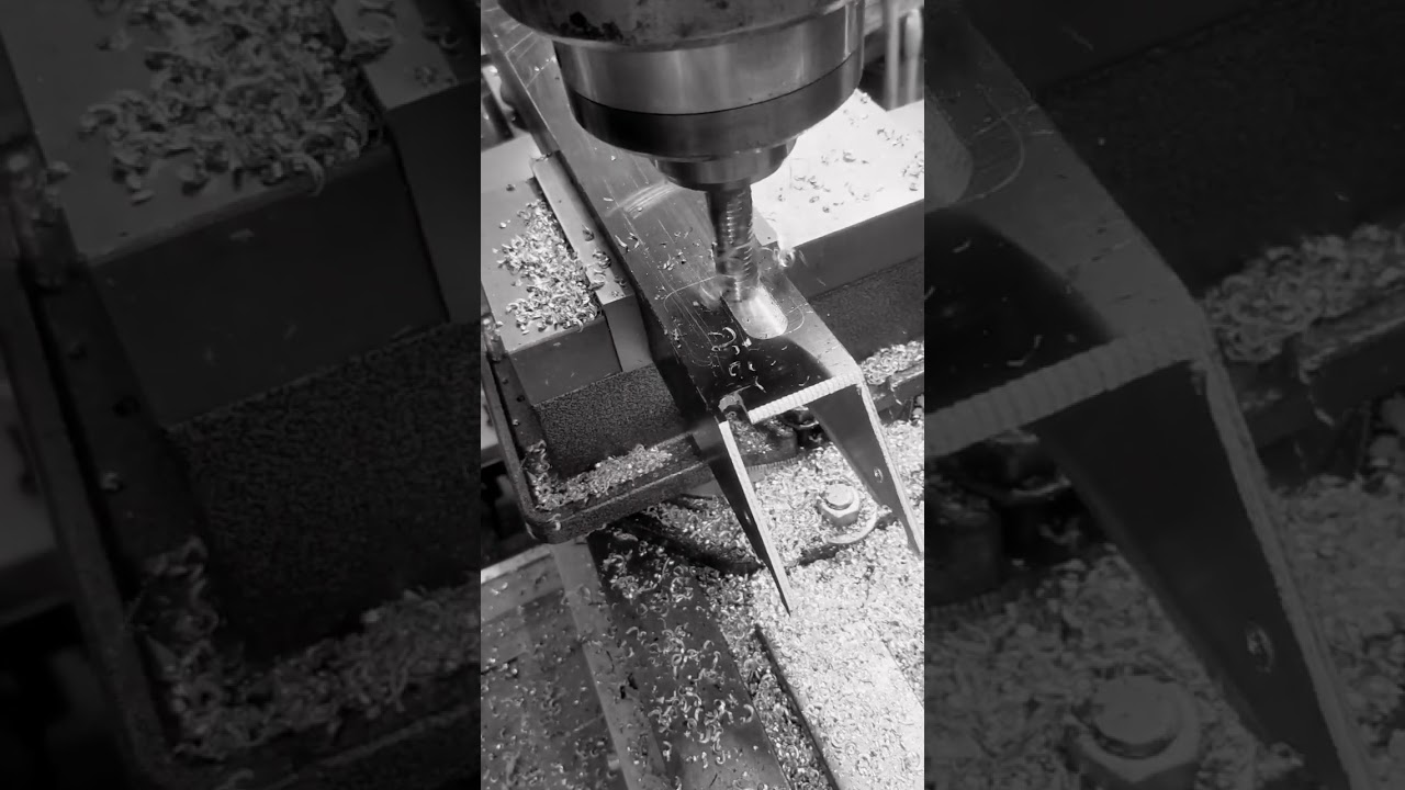 quick pocket on the #Bridgeport milling machine #machineshop
