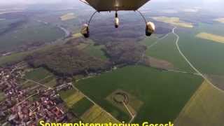 preview picture of video 'Sonnenobservatorium Goseck aus der Luft [FullHD]'