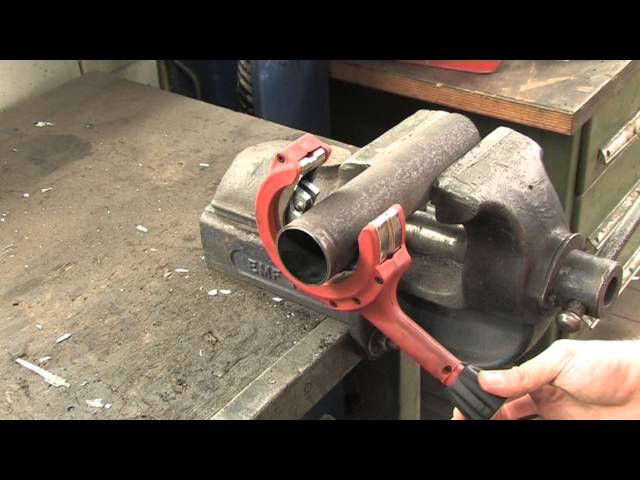Video teaser for Anwendungsvideo Ratschen-Rohrabschneider,28-67mm KS Tools 104.5050
