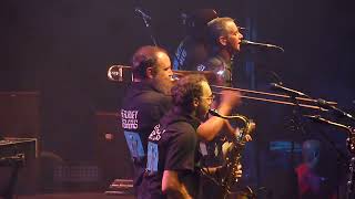 The Planet Smashers - Surfin&#39; in Tofino/I Like Your Girlfriend (Live in Sherbrooke)