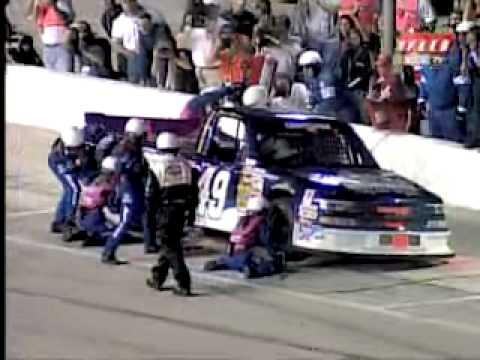 2003 O'Reilly 400k - Shawna Robinson all-female pit crew