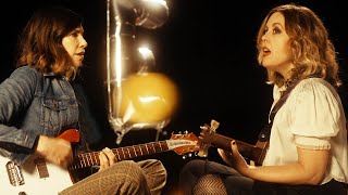 Sleater-Kinney - LOVE (Official Video) Sleater-Kinney - LOVE (Official Video)