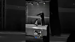 تصميم قلبي علق وسط شبكه