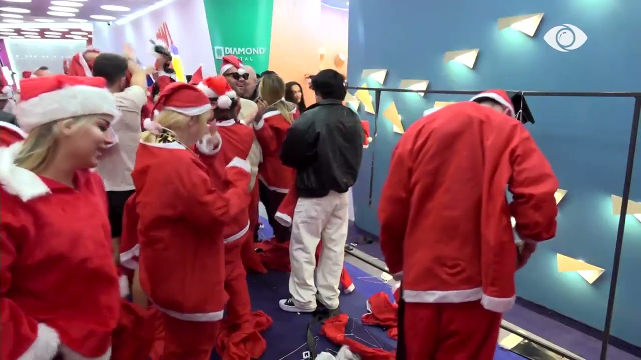 Bie gongu/ Banorët vrapojnë për të përmbushur sfidën e Vëllait të Madh