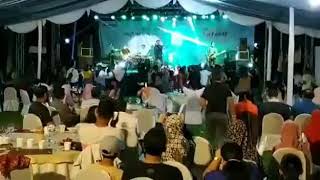Download lagu Tsunami saat Seventeen Band manggung di Pantai Tanjung Lesung, Banten mp3