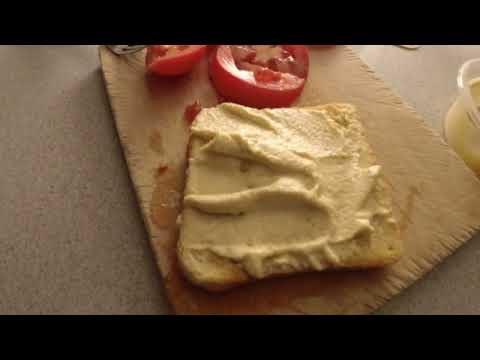 MongoTV_10575 - Min Aftensmad - Ristet TOASTBRØD Med HUMMOS og TOMAT