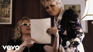 Melinda Schneider, Beccy Cole - 9 To 5