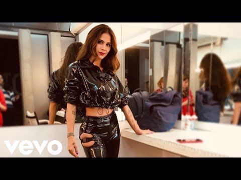 Greeicy ft Juanes - Minifalda ( EN VIVO )