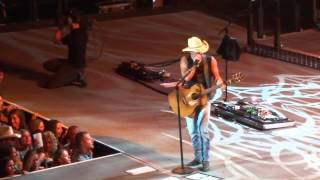 KENNY CHESNEY - &quot;We Went Out Last Night&quot; - Live in Peoria HQ