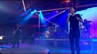 Poliça - &#39;Spilling Lines&#39; (Live 2014)