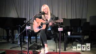 Laura Marling &quot;Suite: Take the Night Off, I Was an Eagle, You Know, Breath&quot; on Spinning On Air