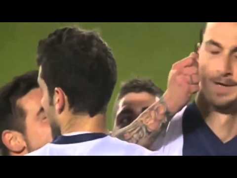 Ezequiel Lavezzi celebrating Ibrahimovic's goal with honking his giant nose ! HAHA! This is funny!