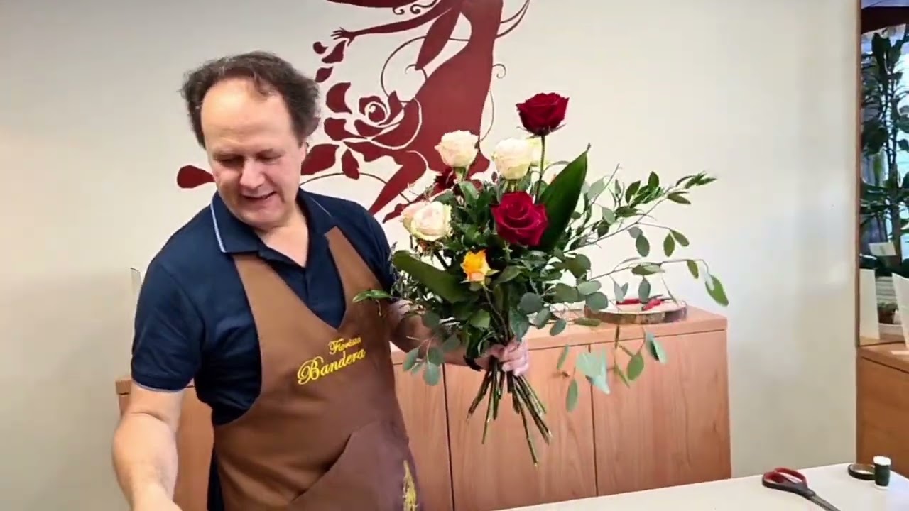 Tutorial Mazzo di rose colorate e verdi di complemento - Fiorista Bandera