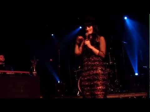 Ren Harvieu - Walk On [Roy Orbison cover] live Stanley Theatre Liverpool 11-10-12