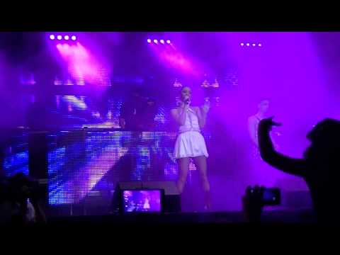 Maria Ilieva ft. Atanas Kolev - Taka da e //The Voice SummerTour 2015