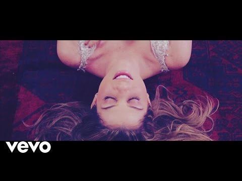 Millane Hora - Almofada (Videoclipe)