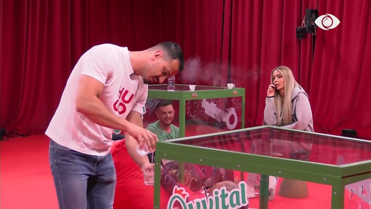 “Të shkohet në tualet?”/ Mateo ‘ngacmon’ Artanin teksa ai kryen sfidën e rezistencës