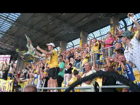 Meccs végi ünneplés a Liptószentmiklós elleni győztes mérkőzés után | Klikkout Sport (4k felbontás)