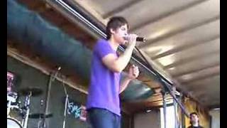 Dean Geyer live @ Devonport Show singing ' I'll Be'