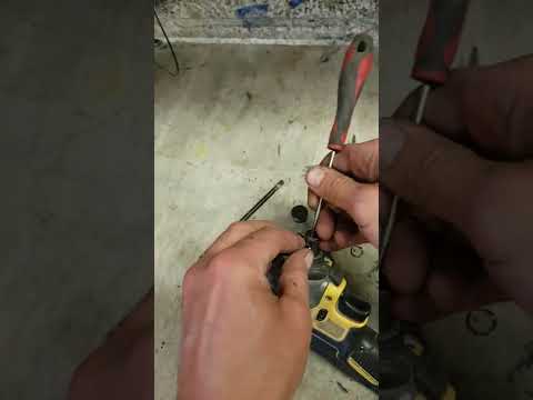 Repairing a dewalt impactor that won't hold the bits.