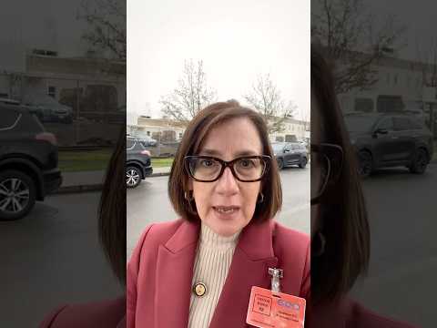 Rep. Salinas visits Tacoma ICE facility.