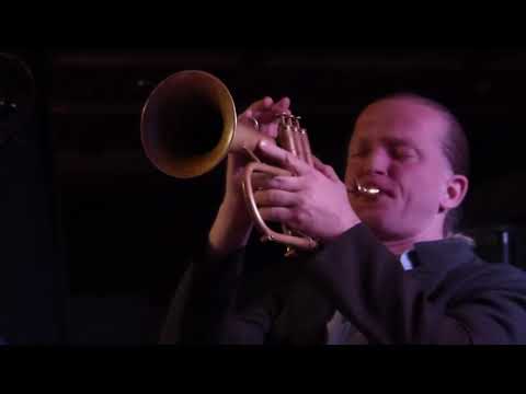 Triotonic meets Lorenz Raab - GH Penkner, Steinbach, Austria, 2016-02-26 - 07. Staring at the moon