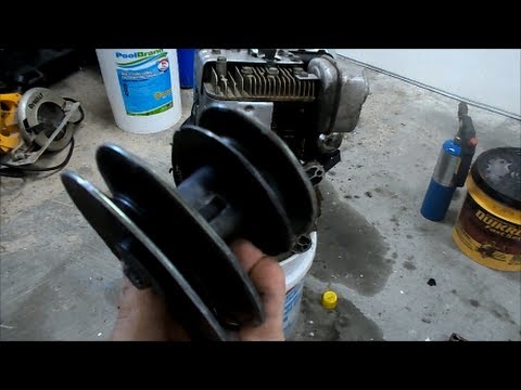 Pulley Removal Trick - Briggs and Statton Crankshaft 8hp