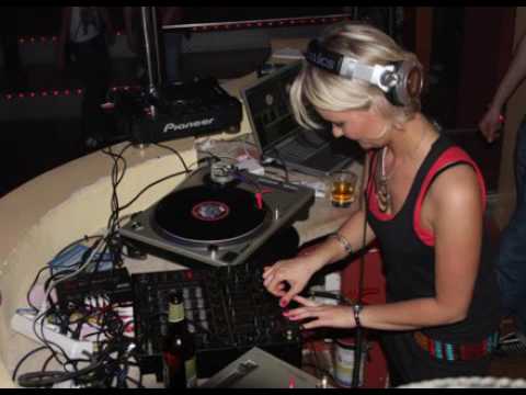 Carla Roca Halloween Iskra 2005