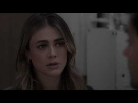 Michaela brings Zeke food at work - Zekaela 4x18 flashback