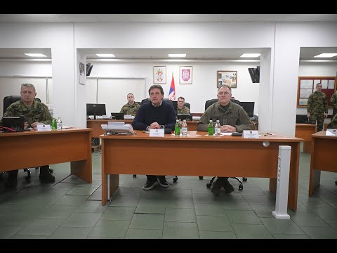 Ministar Gašić i general Mojsilović obišli Operativni centar sistema odbrane
