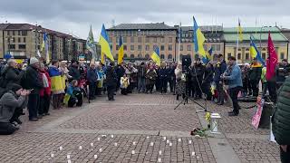 Två år av krig: Jacques Labouchere sång "Ära till Ukraina" [En]