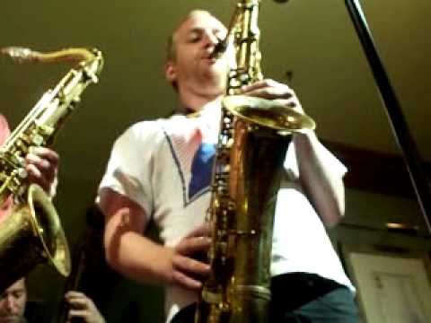 Jonas Kullhammar and John Nugent jam at the XRIJF 2011