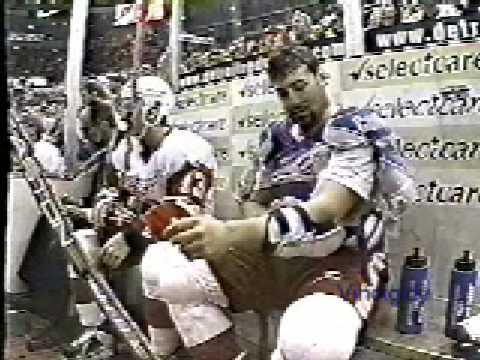 Brad Brown vs Martin Lapointe