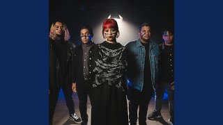 Download lagu Parasite mp3