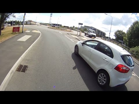 NK14WOX - MGIF At Roundabout