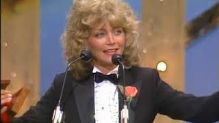 Barbara Mandrell winning the 1982 Female Vocalist of the Year award