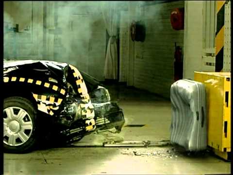 Samsonite Cosmolite (新秀麗) Crash Test TVC