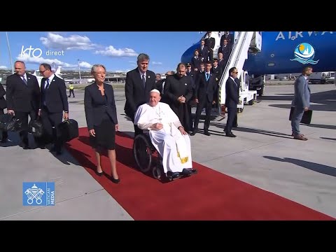 Arrivée du Pape à l’aéroport de Marseille et accueil officiel