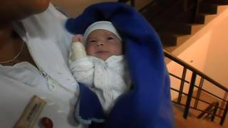 Papa conociendo a su bebe Ignacio Gabriel Melendez Guerrero
