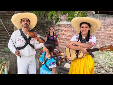 La Adelita /// pequeño homenaje ala revolución Mexicana en Familia