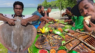 Download lagu Grilled Super Jumbo Monster Fish, Almost Died Due to Overeating😱 #day15 mp3