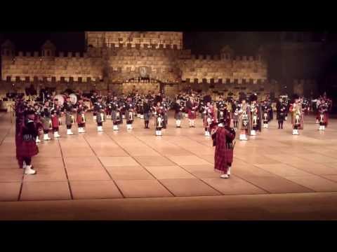 Massed Pipes and Drums at Musicshow Scotland (Musikschau Schottland GETEC Arena Magdeburg 2013) HD