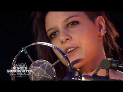 LAKSHMI: Bones & Cigarettes - De Beste Singer-Songwriter van Nederland