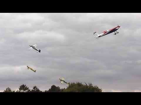 Azza Aerosports formation flight