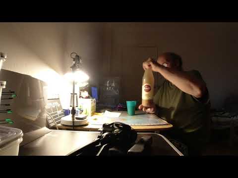 MongoTV_9164 - DRIKKER 0.9 LITER KOLD COCIO KAKAOMÆLK LIDT FØR LØRDAG MIDNAT