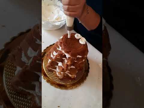 Pandoro con panna montata e mascarpone (pronta in 2 minuti)